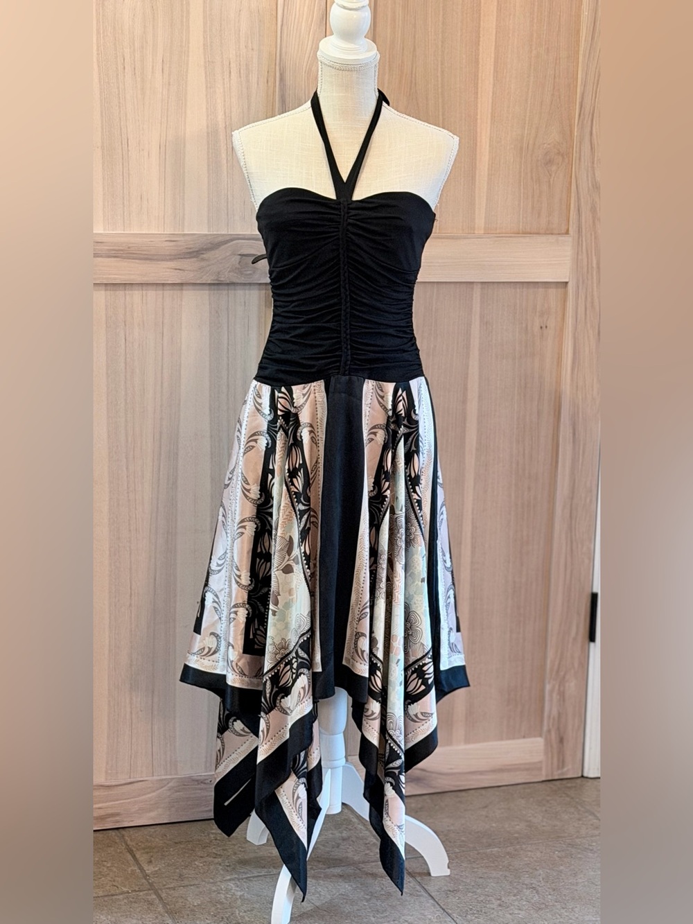 Intrigue Y2K Hankerchief Hem Halter Dress. Women’s Sz-M